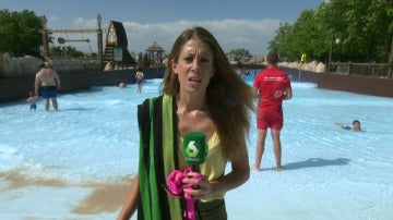 Isabel Zubiaurre en un parque acuático