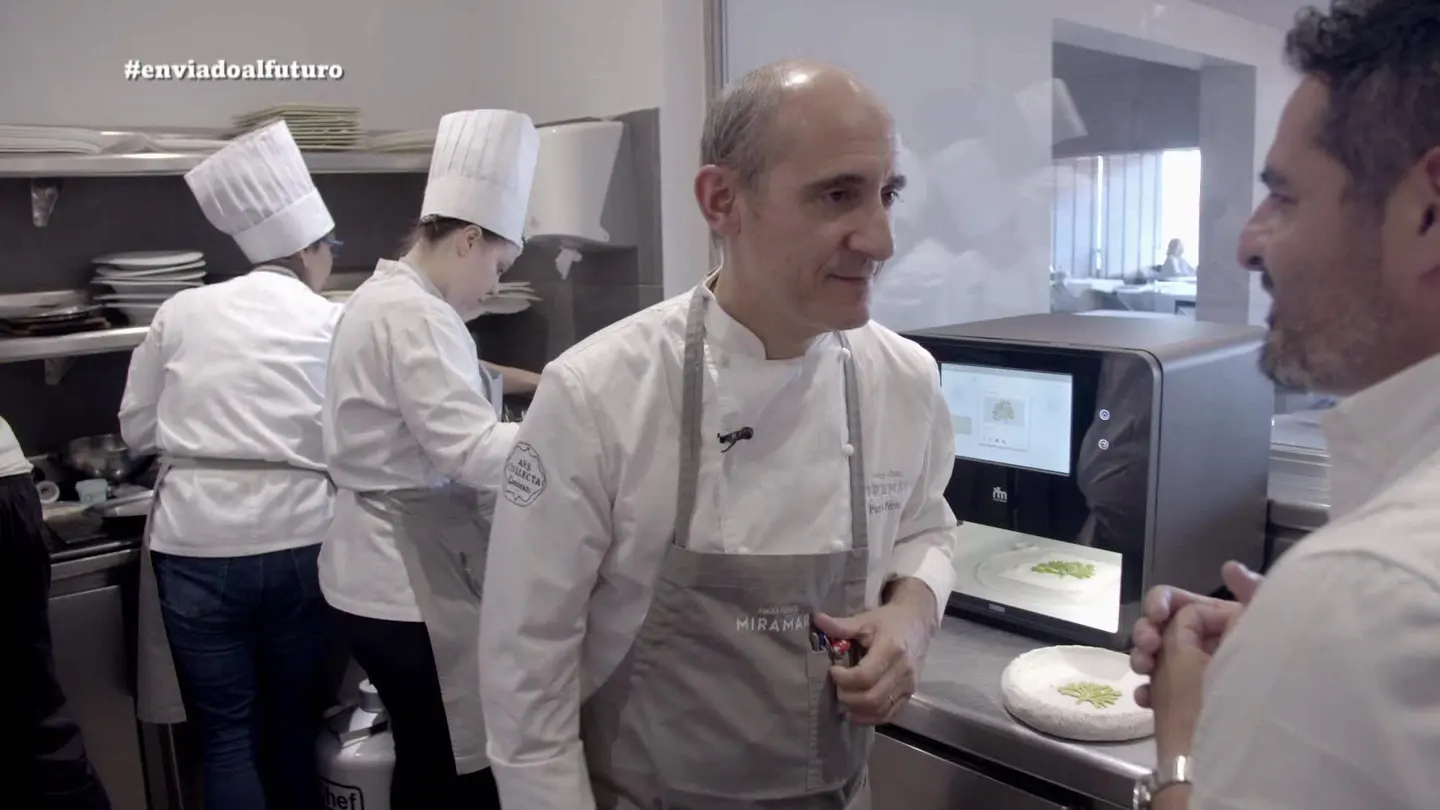 Paco Pérez, el chef 5 estrellas Michelin, junto a Jalis de la Serna Paco Pérez, el chef 5 estrellas Michelin, junto a Jalis de la Serna