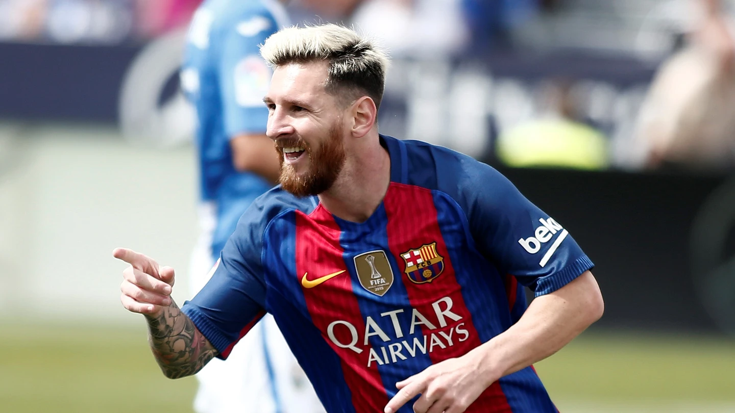 Messi felicita a Totti por su 40 cumpleaños. Messi felicita a Totti por su 40 cumpleaños.