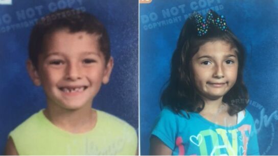 Ren&eacute; Pasztor (izqda) y su hermana, Liliana Hern&aacute;ndez (dcha)