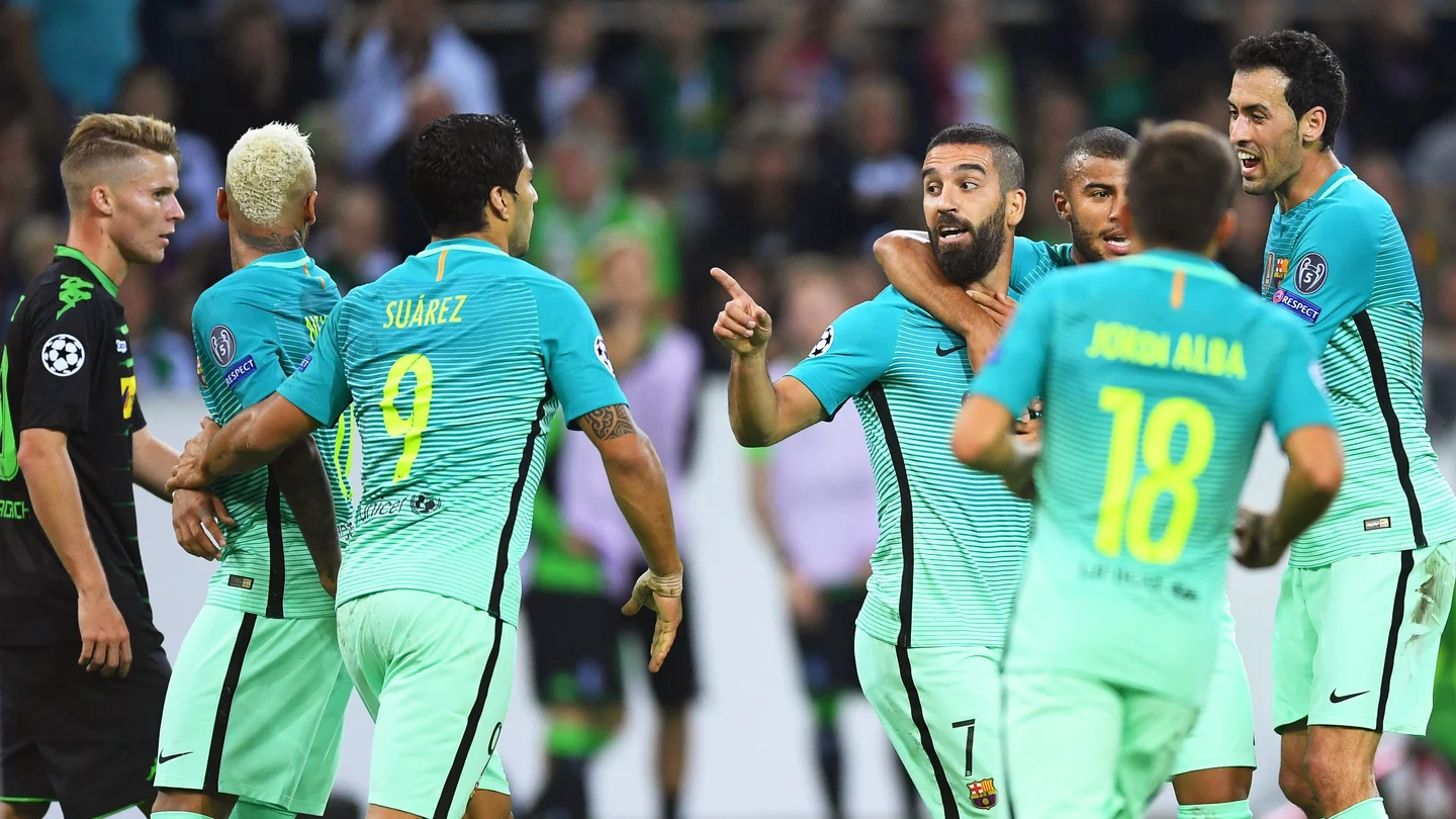 Arda Turan celebra su gol ante el Mönchengladbach Arda Turan celebra su gol ante el Mönchengladbach