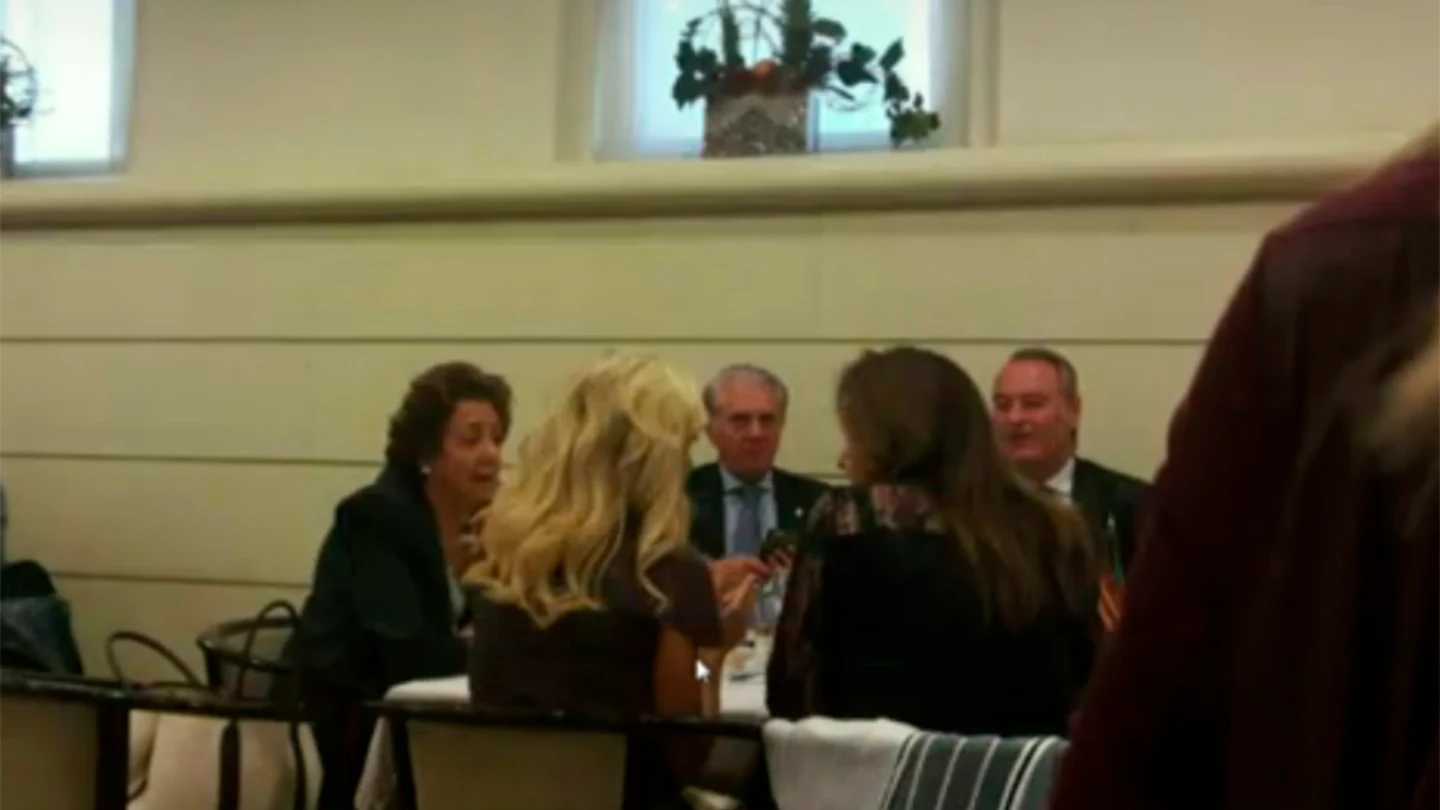 Rita Barberá comiendo junto a sus excompañeros, incluido Alberto Fabra Rita Barberá comiendo junto a sus excompañeros, incluido Alberto Fabra