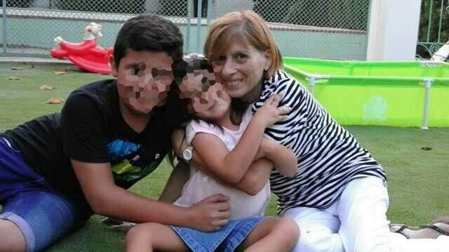 Maruja Cuenca con sus nietos Maruja Cuenca con sus nietos