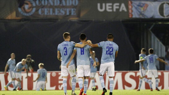 Los jugadores del Celta celebran el 1-0 en Bala&iacute;dos