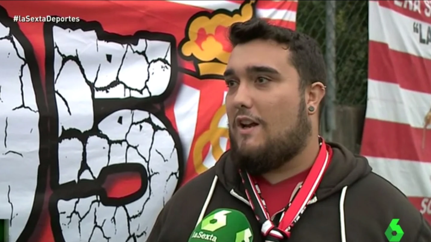 Aficionado del Sporting de Gijón se posiciona a favor del Pichu Cuéllar Aficionado del Sporting de Gijón se posiciona a favor del Pichu Cuéllar
