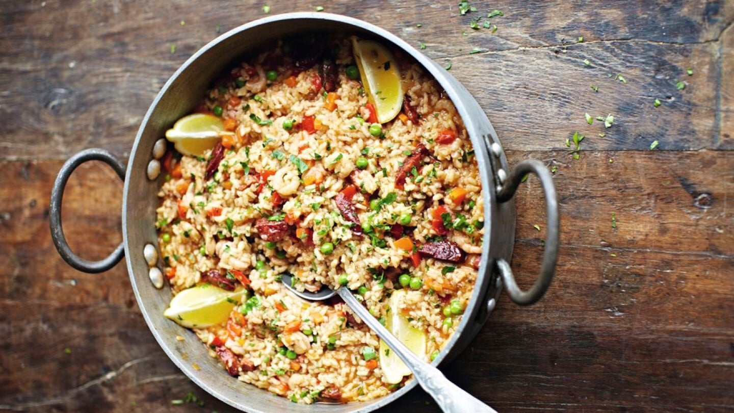Pol&eacute;mica 'paella' con chorizo
