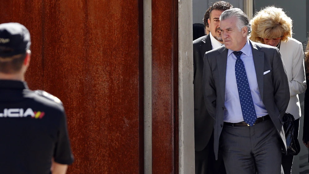 Luis Bárcenas antes de entrar en la Audiencia Nacional