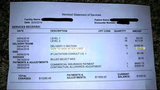 Factura del hospital en el que cobraron el piel con piel Factura del hospital en el que cobraron el piel con piel