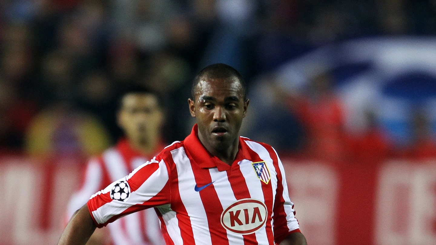 Sinama-Pongolle en un partido con el Atlético de Madrid Sinama-Pongolle en un partido con el Atlético de Madrid