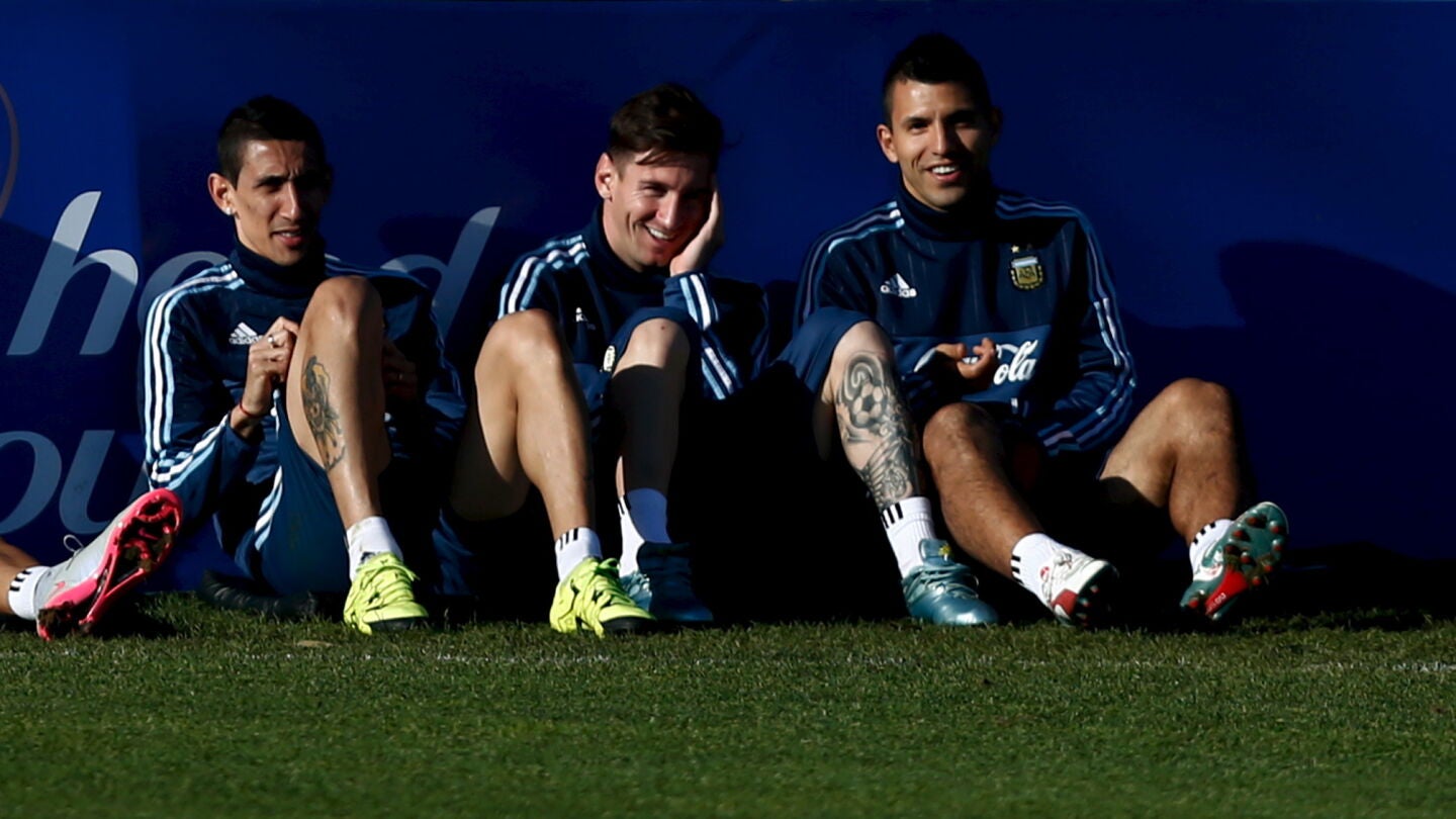 Di Mar&iacute;a, Messi y Ag&uuml;ero, durante un entrenamiento con la 'albiceleste'
