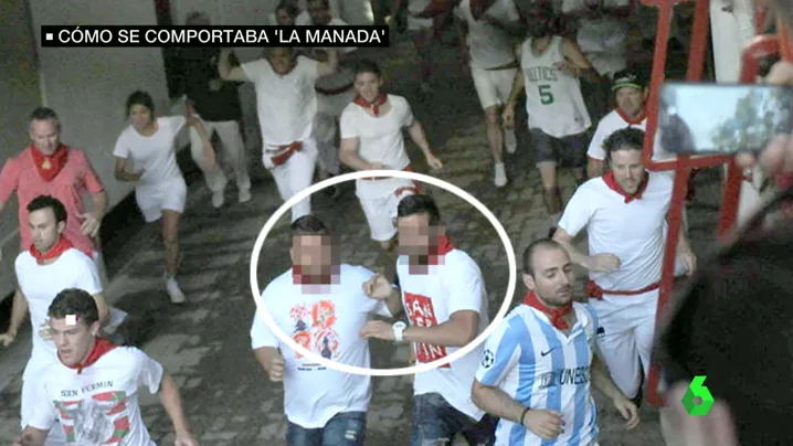 Dos de los miembros de 'La Manada' en los encierros de San Fermín