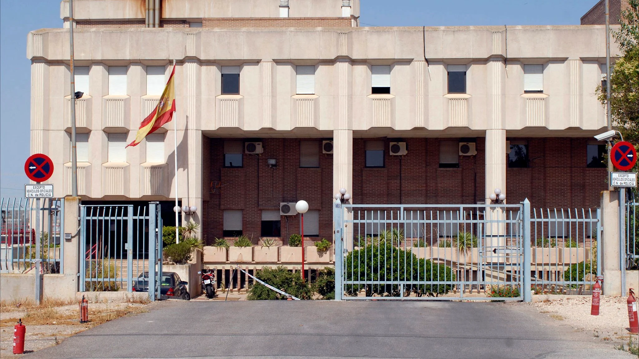 Fachada del CIE de Murcia Fachada del CIE de Murcia