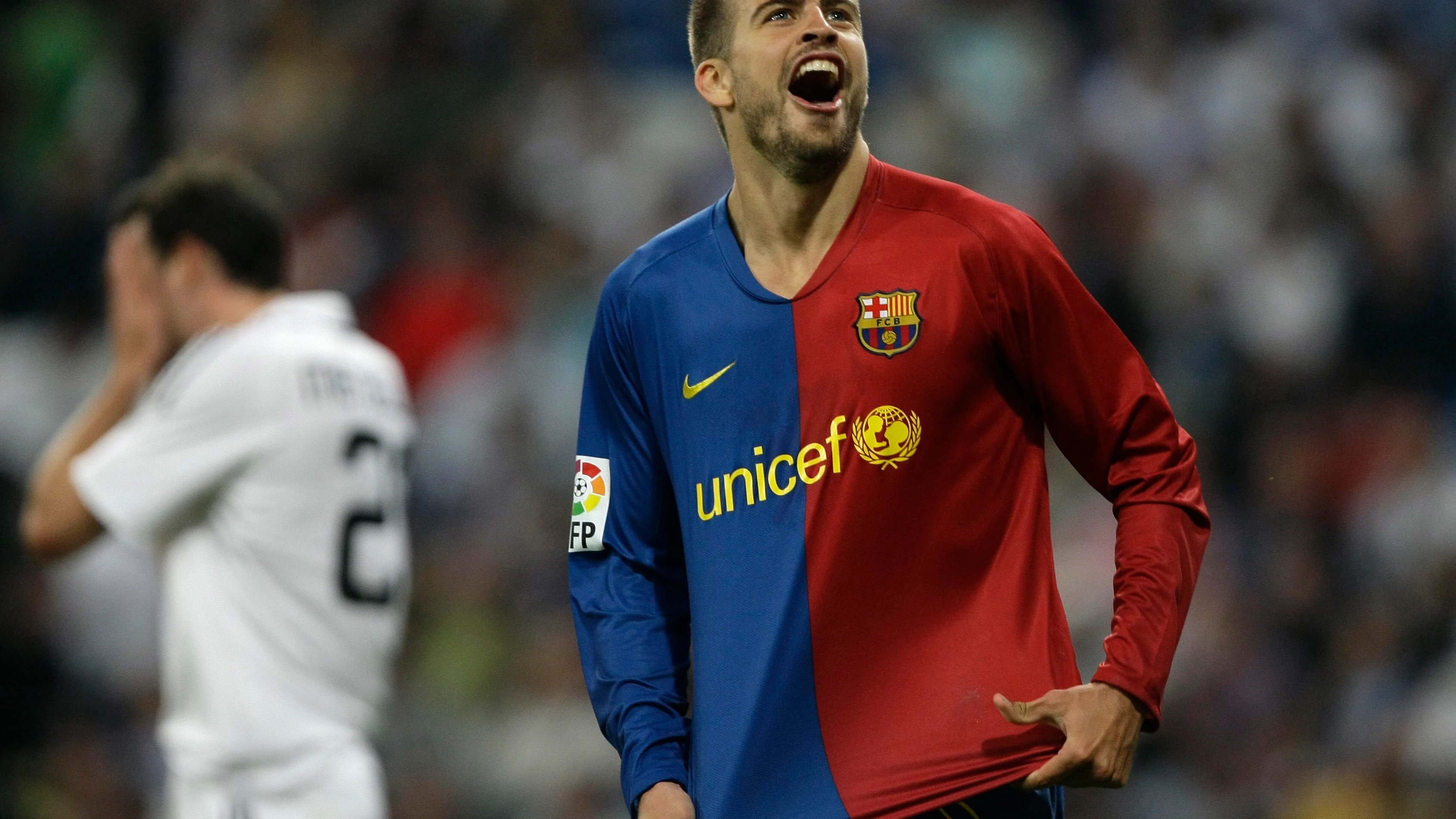 Gerard Piqu&eacute; celebra su gol contra el Real Madrid, que supuso el 2-6 en el marcador