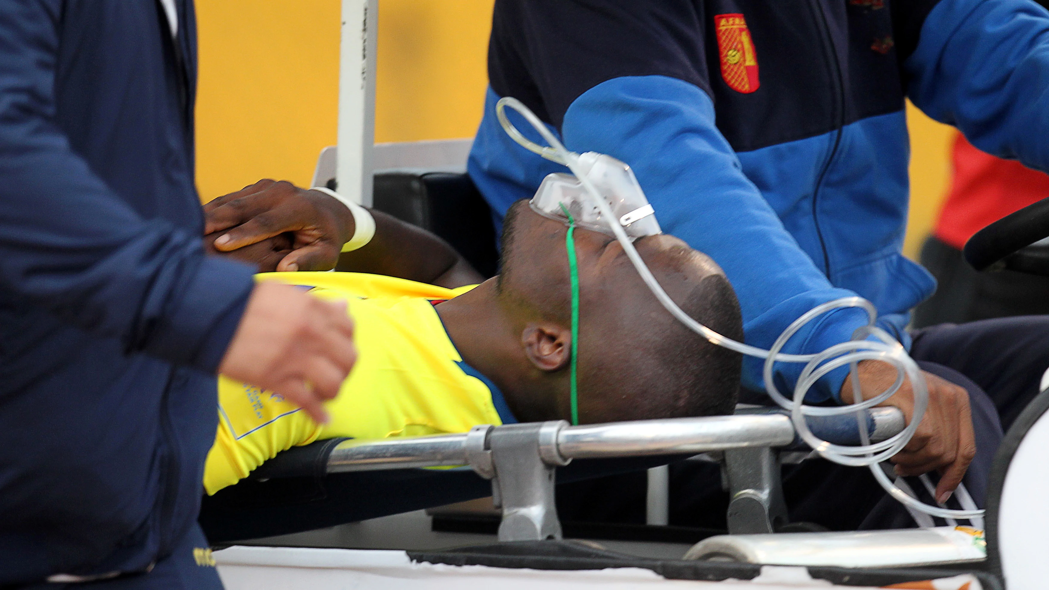 Enner Valencia, retirándose lesionado