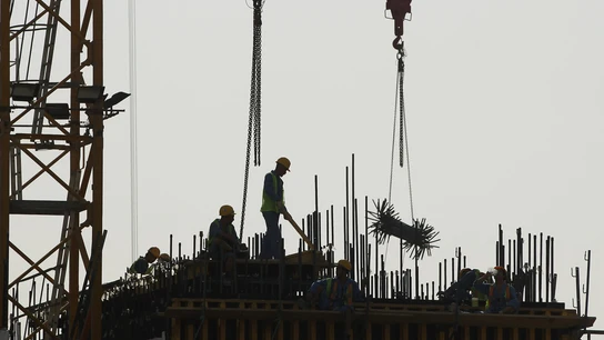 Operarios trabajan en las obras del Mundial de Catar 2022 Operarios trabajan en las obras del Mundial de Catar 2022