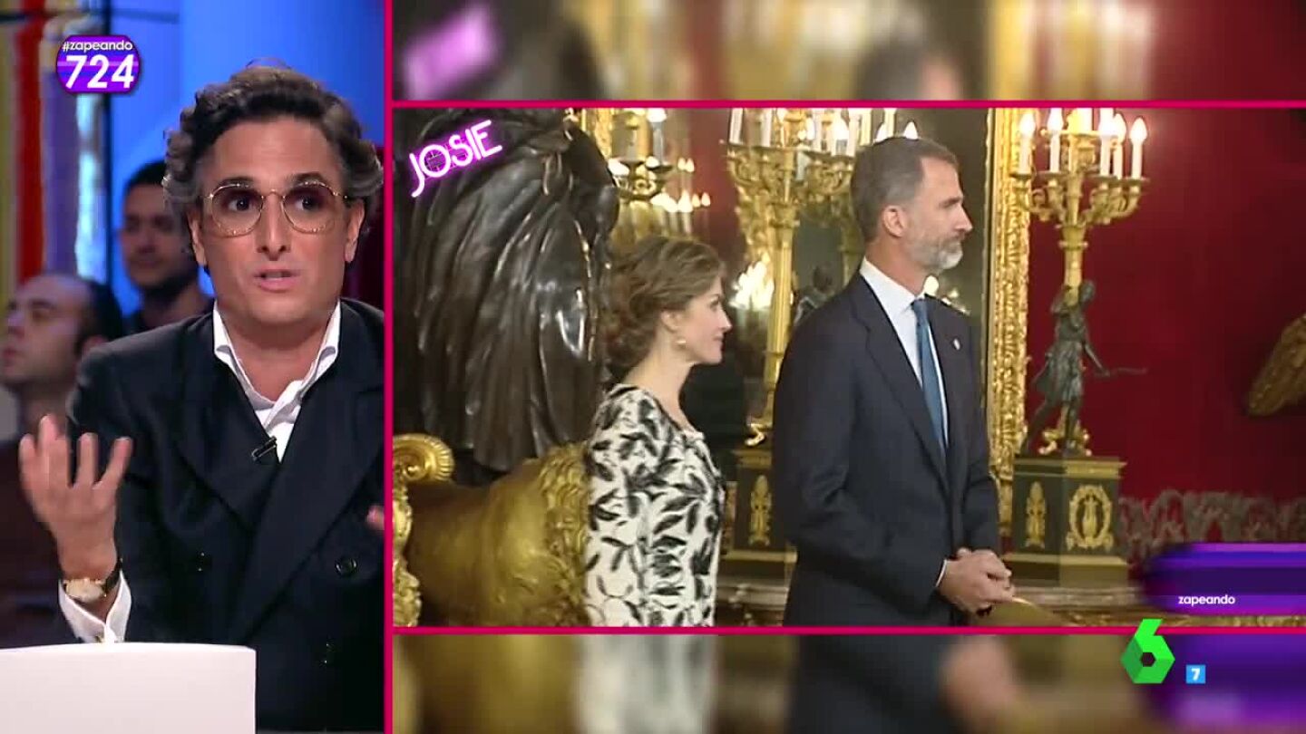 Josie, fascinado con la barba del rey