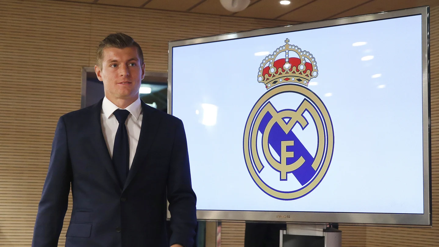 Toni Kroos, en su renovación con el Real Madrid Toni Kroos, en su renovación con el Real Madrid