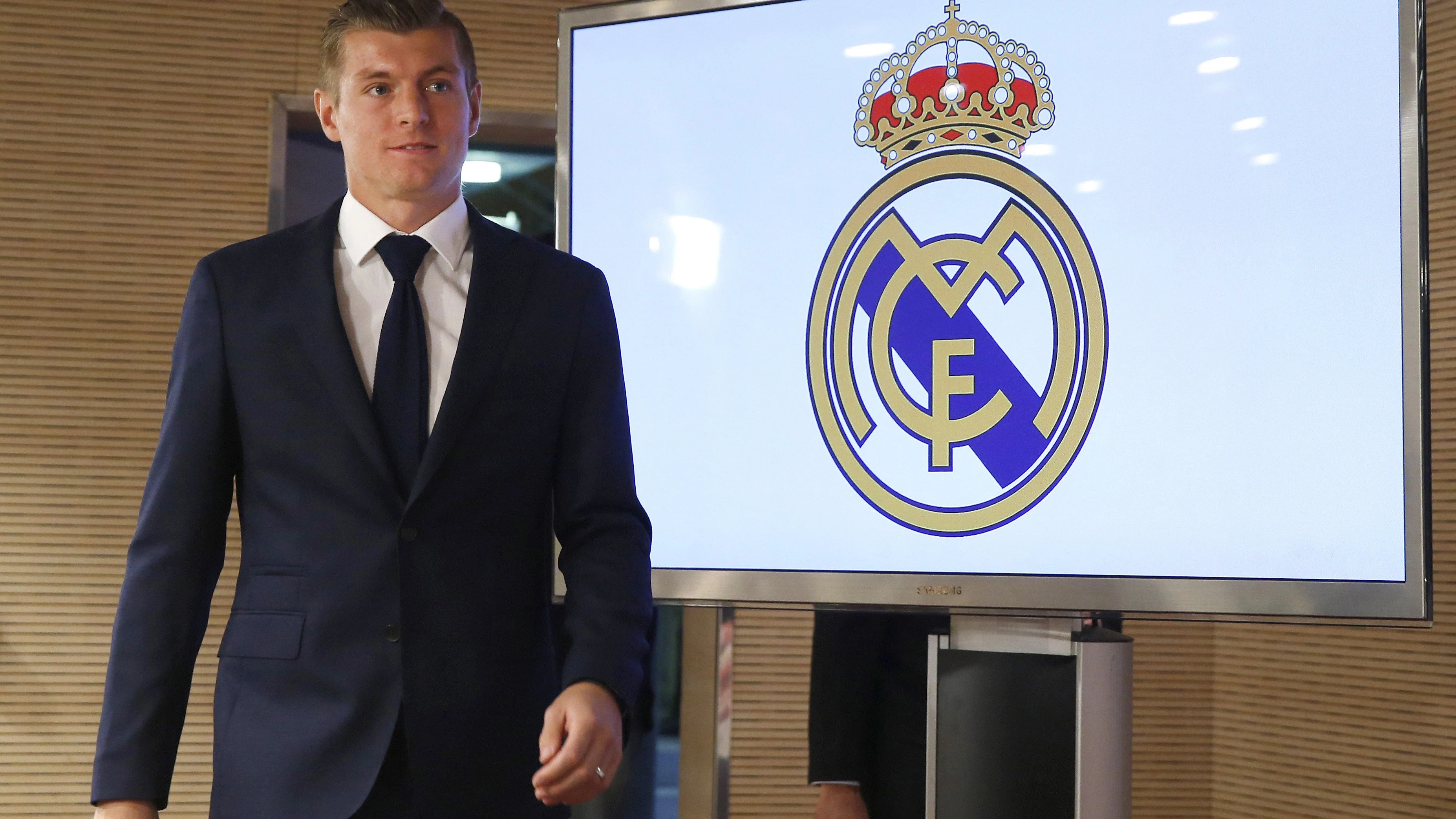 Toni Kroos, en su renovación con el Real Madrid Toni Kroos, en su renovación con el Real Madrid
