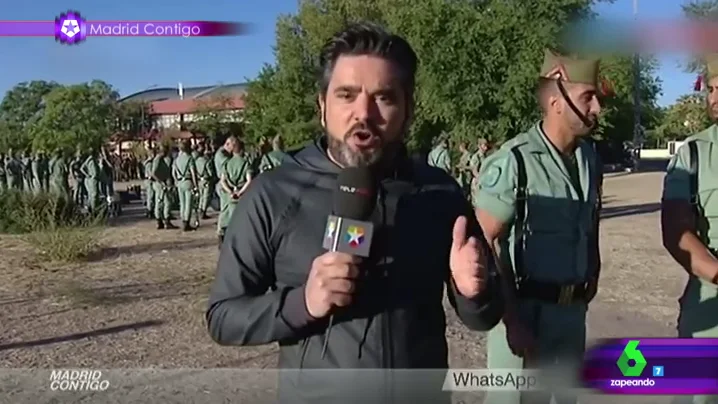 Frame 94.231272 de: El reportero Masegosa destaca un lado muy peculiar del carnero de la Legión: "Tiene un rabo kilométrico"