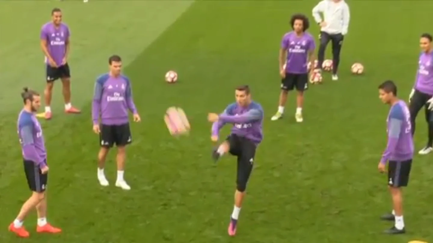 El pelotazo de Cristiano a la prensa El pelotazo de Cristiano a la prensa