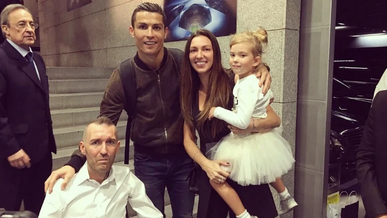 Cristiano Ronaldo junto a Ricksen, exfutbolista enfermo de ELA Cristiano Ronaldo junto a Ricksen, exfutbolista enfermo de ELA