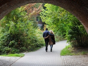 Pareja paseando Pareja paseando