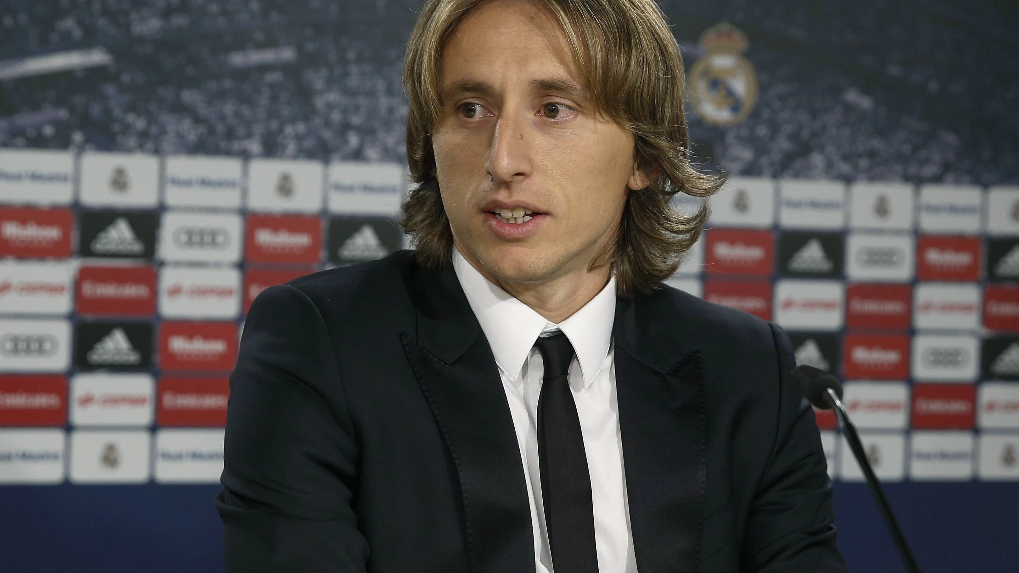 Luka Modric atiende a los medios en el Bernabéu Luka Modric atiende a los medios en el Bernabéu