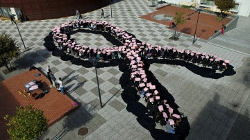 Lazo homenaje en la lucha contra el cáncer de mama