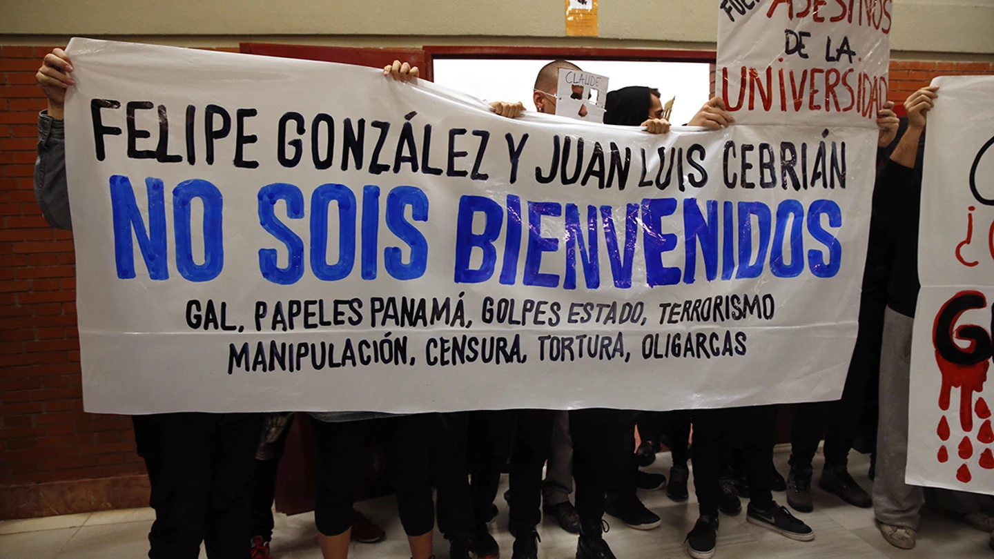 Pancarta desplegada en la UAM Pancarta desplegada en la UAM