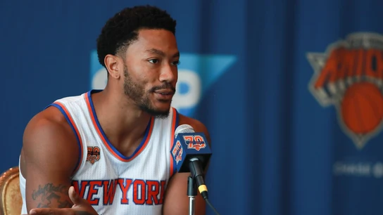 Derrick Rose, en mitad de una rueda de prensa Derrick Rose, en mitad de una rueda de prensa