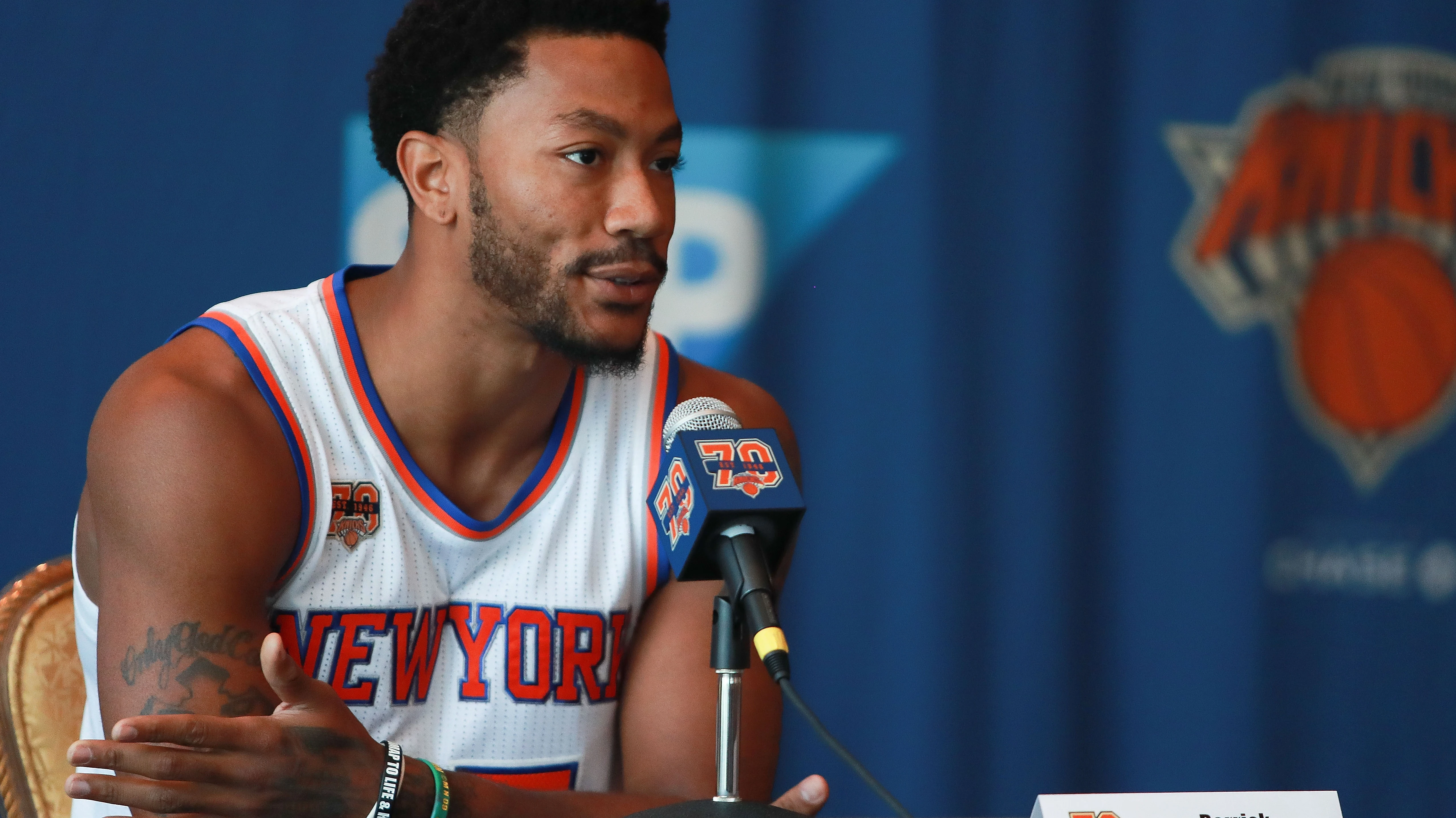 Derrick Rose, en mitad de una rueda de prensa
