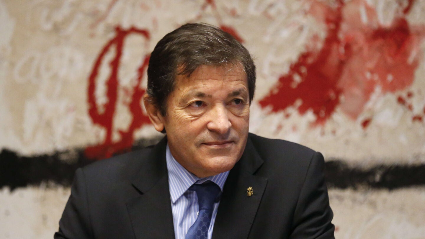 El presidente del Gobierno de Asturias y de la gestora del PSOE, Javier Fern&aacute;ndez