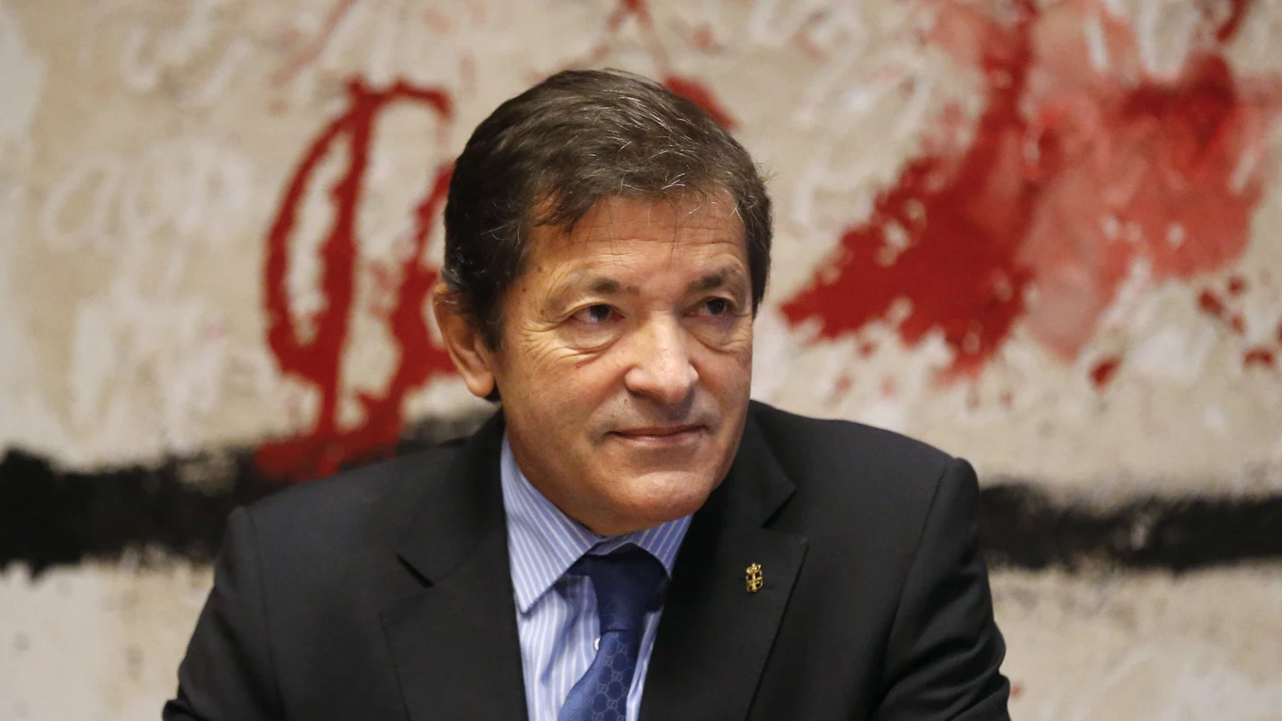 El presidente del Gobierno de Asturias y de la gestora del PSOE, Javier Fernández El presidente del Gobierno de Asturias y de la gestora del PSOE, Javier Fernández