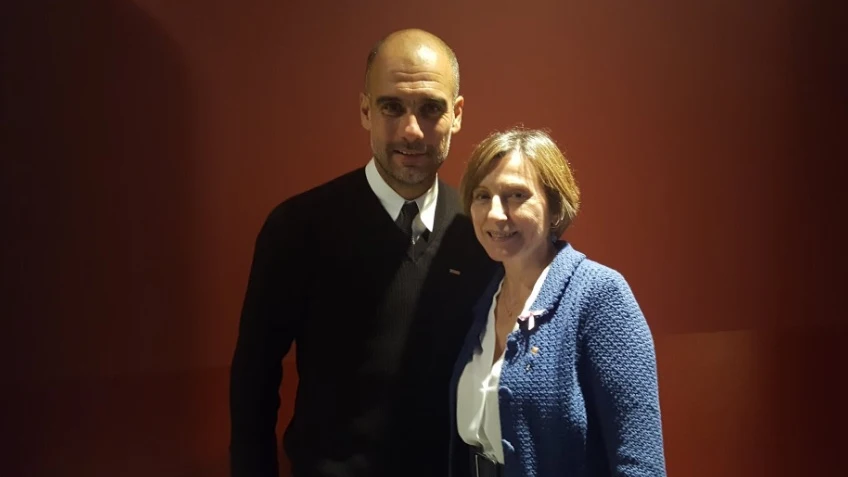 Pep Guardiola junto a Carme Forcadell Pep Guardiola junto a Carme Forcadell
