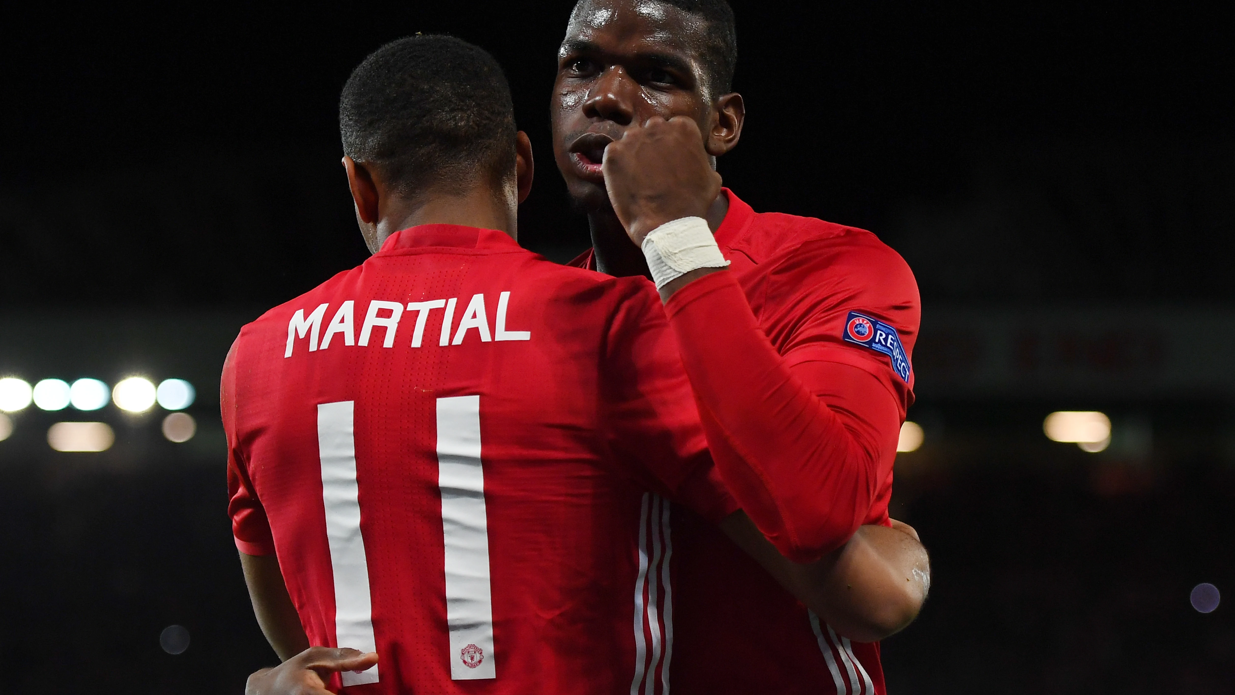 Pogba celebra uno de sus goles contra el Fenerbahce