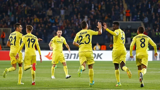Los jugadores del Villarreal celebran el gol de N'Diaye ante el Osmanlispor Los jugadores del Villarreal celebran el gol de N'Diaye ante el Osmanlispor