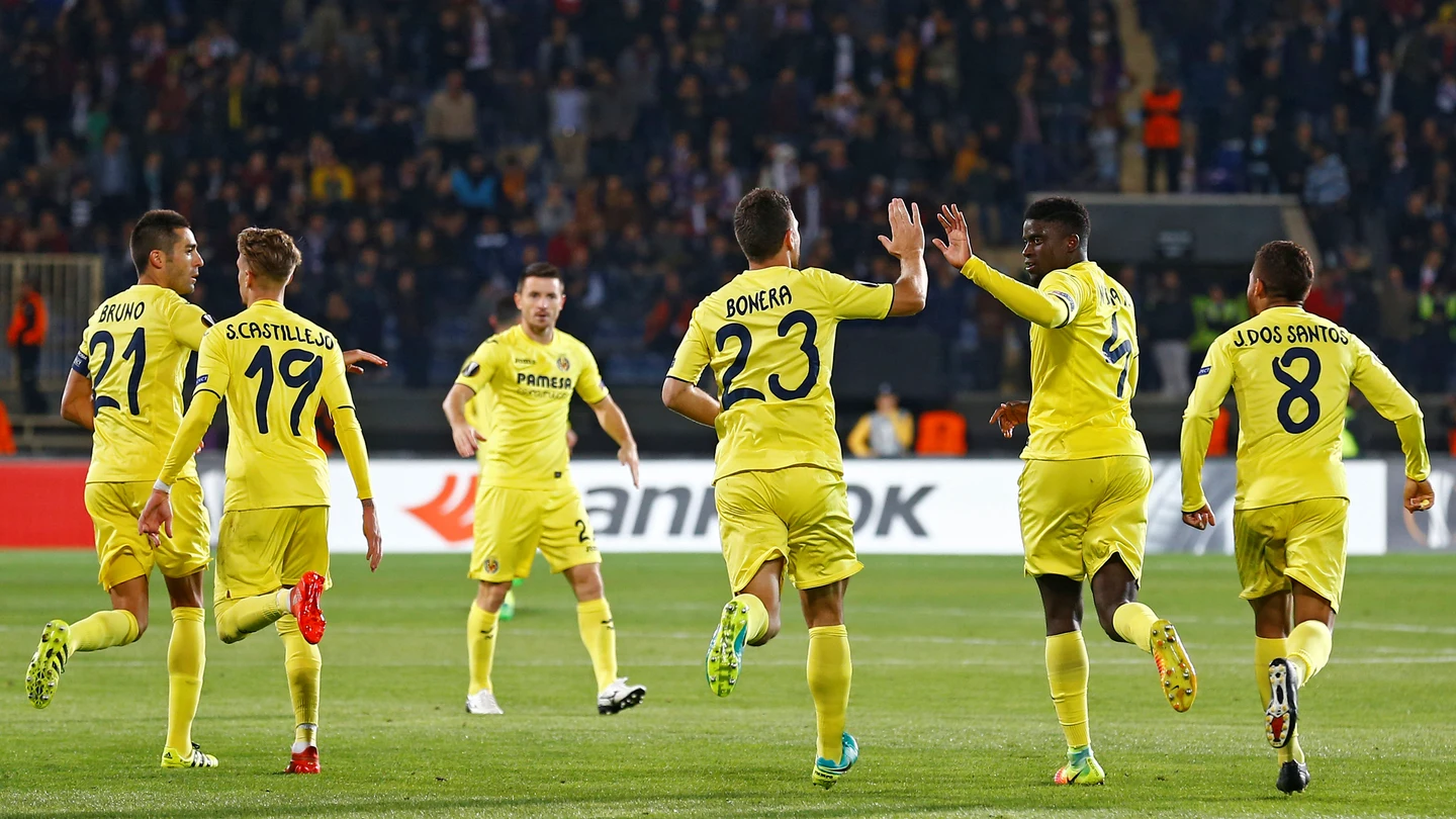 Los jugadores del Villarreal celebran el gol de N'Diaye ante el Osmanlispor Los jugadores del Villarreal celebran el gol de N'Diaye ante el Osmanlispor