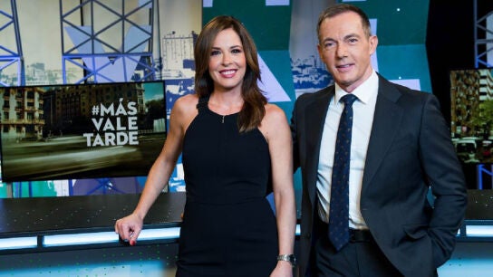 Mamen Mendiz&aacute;bal e Hilario Pino en el plat&oacute; de MVT