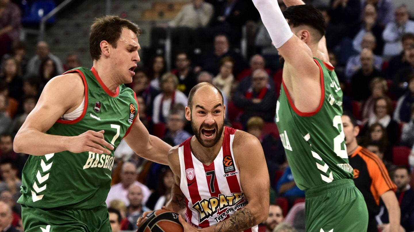 El Baskonia en su encuentro ante el Olympiacos