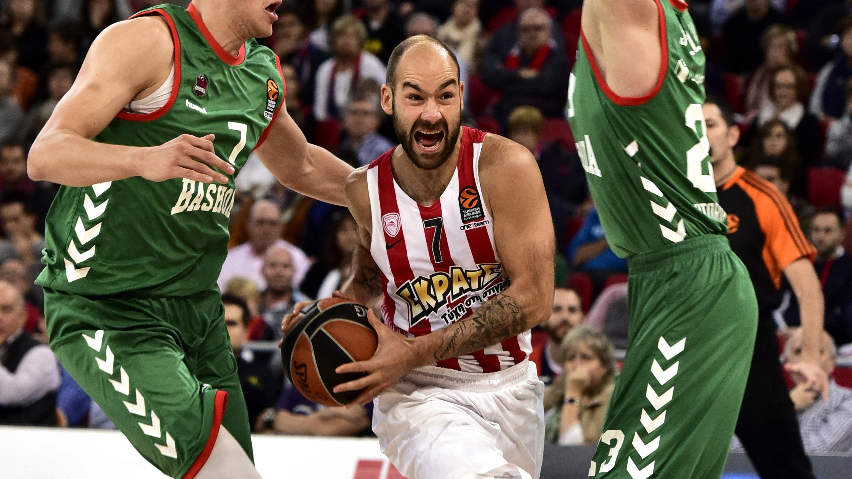 El Baskonia en su encuentro ante el Olympiacos