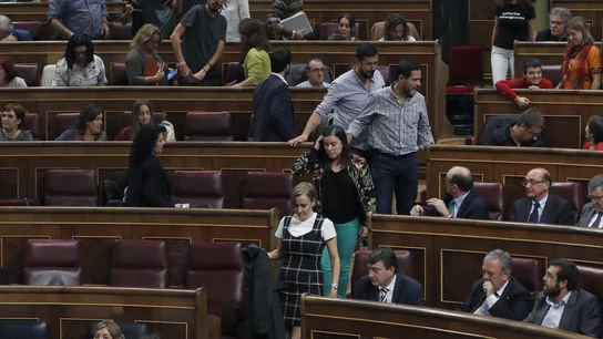 Los diputados del Congreso abandonan el hemiciclo Los diputados del Congreso abandonan el hemiciclo