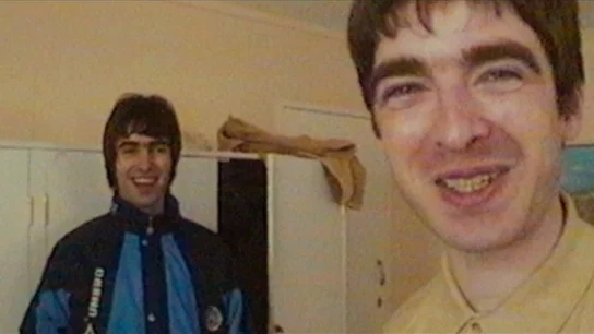 Liam y Noel Gallagher, integrantes de Oasis Liam y Noel Gallagher, integrantes de Oasis
