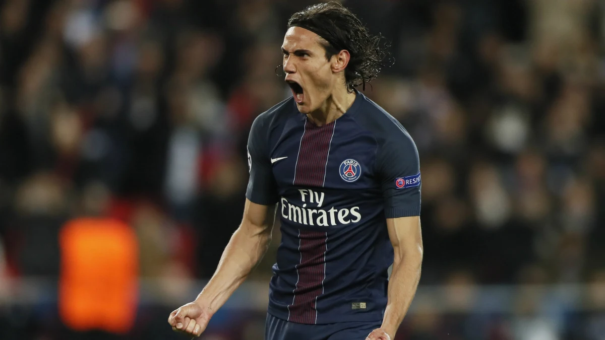 Cavani celebra un gol con el PSG