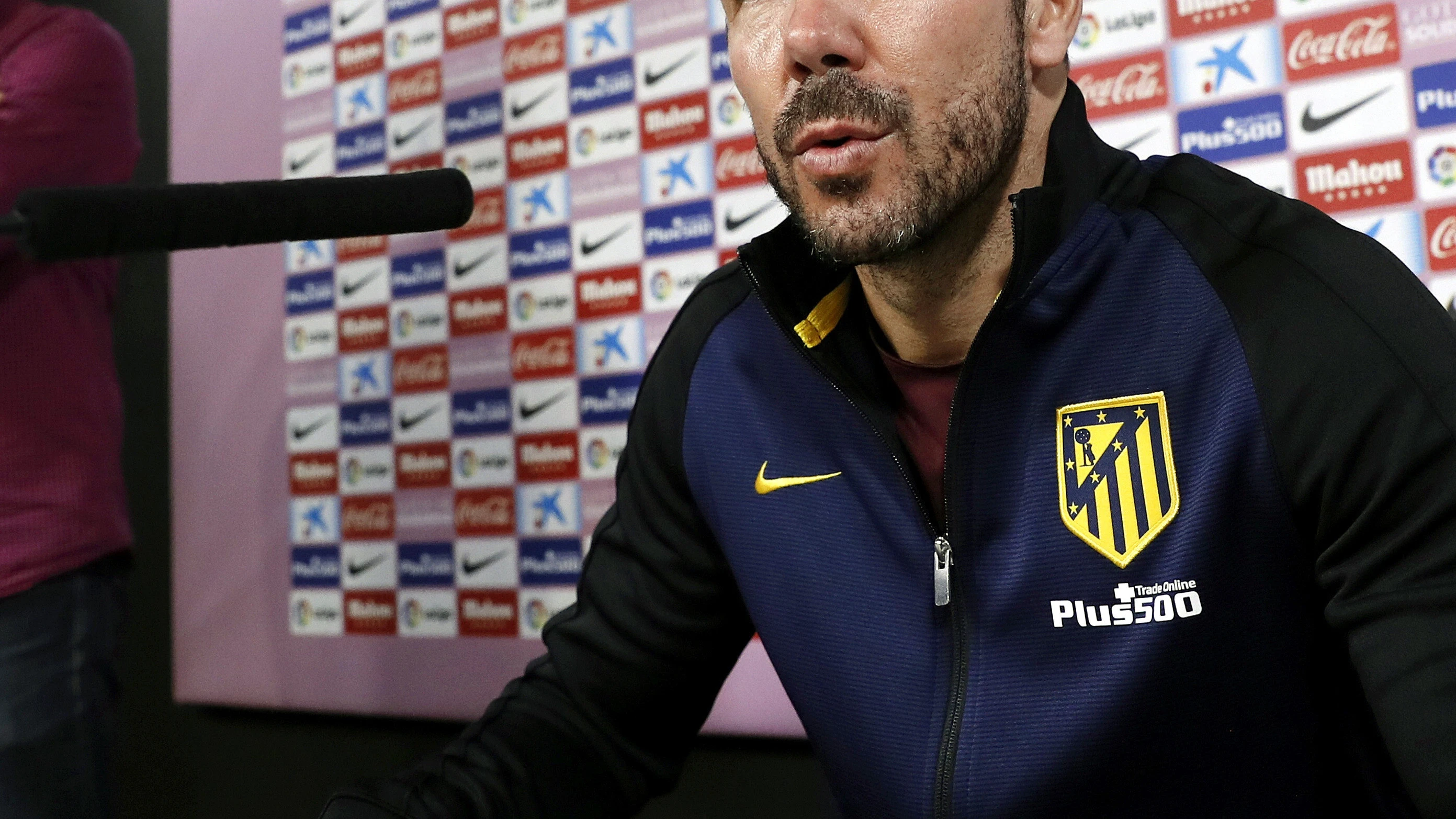Simeone, durante la rueda de prensa