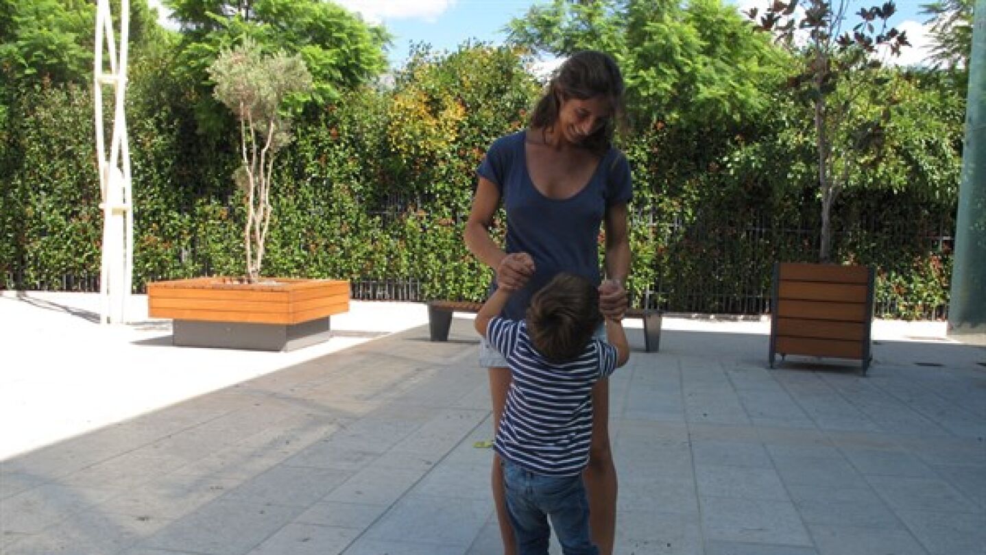 Roc&iacute;o Mart&iacute;n D&iacute;ez jugando con su hijo Felip&oacute;n