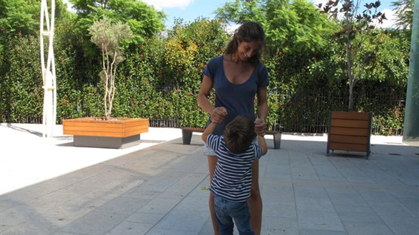 Rocío Martín Díez jugando con su hijo Felipón Rocío Martín Díez jugando con su hijo Felipón