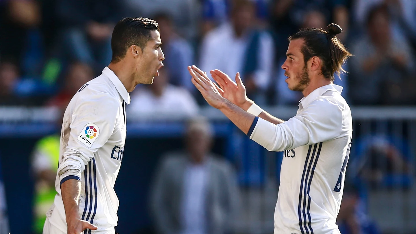 Cristiano Ronaldo celebra uno de sus goles junto a Gareth Bale Cristiano Ronaldo celebra uno de sus goles junto a Gareth Bale