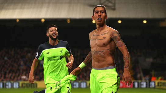 Firmino celebra su gol ante el Crystal Palace quitándose la camiseta Firmino celebra su gol ante el Crystal Palace quitándose la camiseta