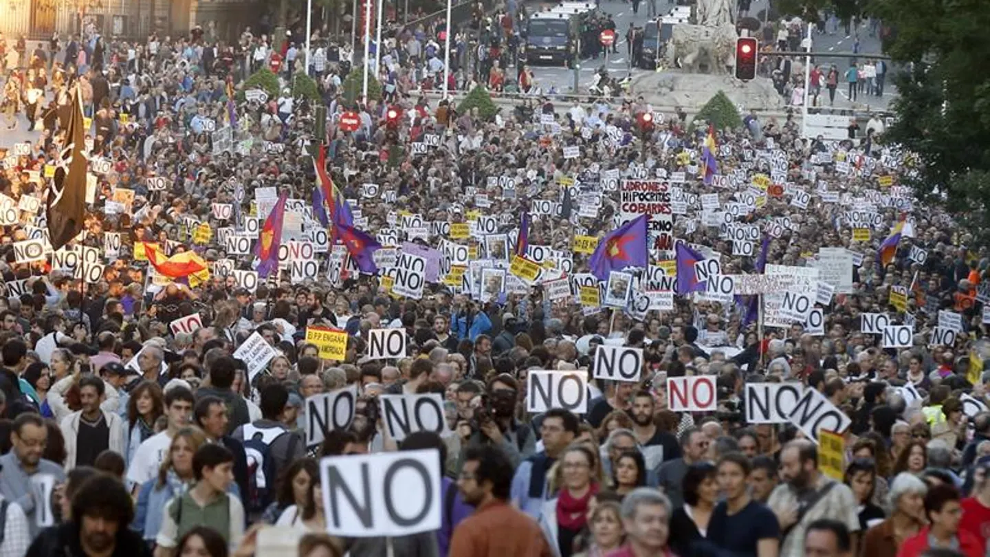 Miles de personas han participado pacíficamente en la manifestación "Rodea el Congreso" Miles de personas han participado pacíficamente en la manifestación "Rodea el Congreso"