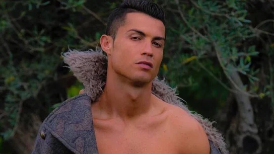 Cristiano, posando para una foto Cristiano, posando para una foto